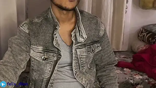 Snapshot of felix_dion chatting on February 2026 03:07:01 PM felix dion online show from February 2026 03:07:01 PM