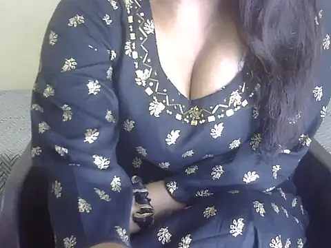 Snapshot of Lusty_Wife1 chatting on September 2025 06:52:02 PM Lusty Wife1 online show from September 2025 06:52:02 PM