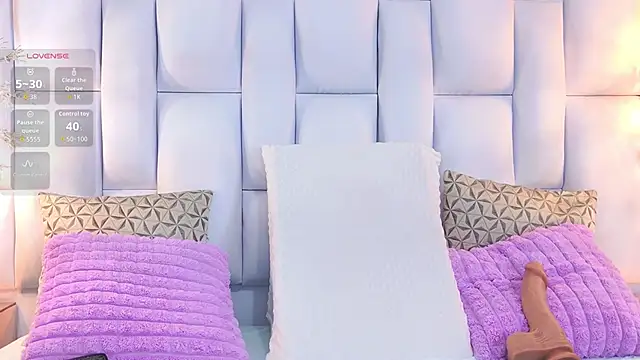 Iris Ross  online show from November 2025 11:32:02 AM