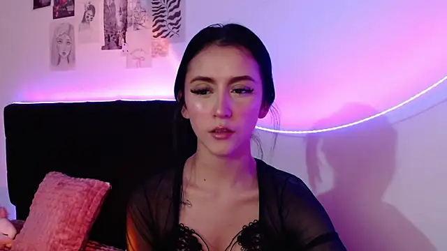 Coralinnee  online show from February 2025 05:37:01 AM