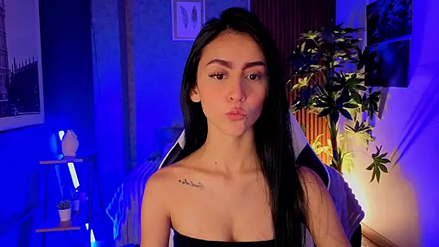 Snapshot of Coralinnee_ chatting on June 2026 02:14:02 AM Coralinnee online show from June 2026 02:14:02 AM