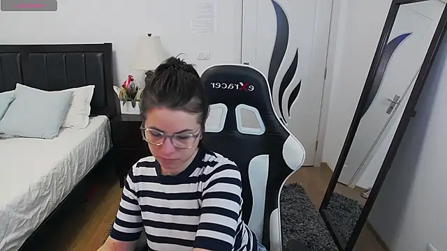 AmyPure  online show from March 2026 06:25:01 AM