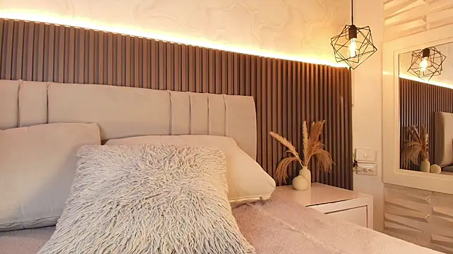 SHANONCLARK online show from December 2025 09:00:01 PM