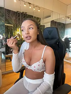 MileySin1111 online show from February 2026 01:16:01 PM