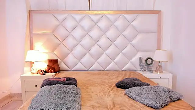 brittany069 online show from April 2026 08:26:01 PM