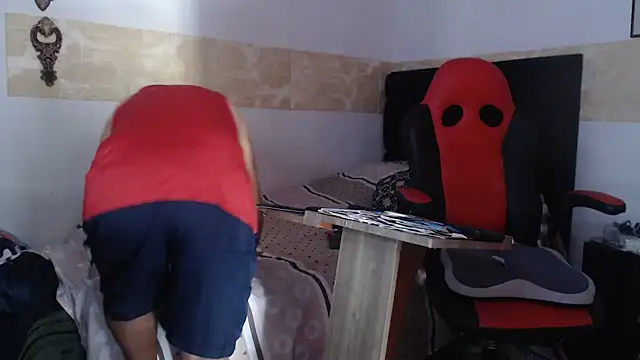 VALENTINO1983  online show from October 2025 05:02:02 PM