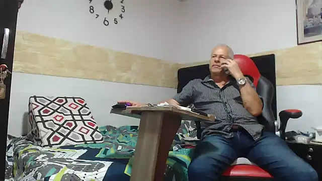 VALENTINO1983  online show from November 2025 11:03:01 PM