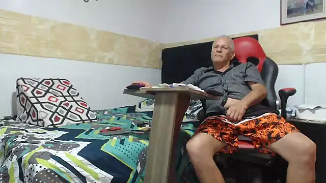 VALENTINO1983  online show from November 2025 07:05:02 AM