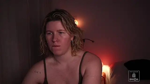 moonamii online show from February 2026 05:39:01 PM