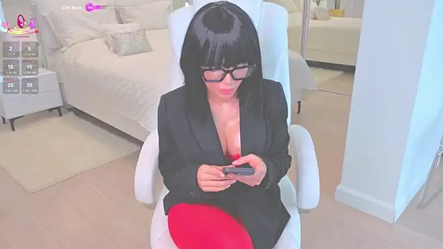 Snapshot of wowEva chatting on September 2025 08:18:02 AM wowEva online show from September 2025 08:18:02 AM