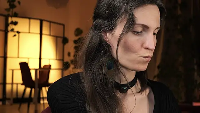 yulladao online show from November 2025 06:01:02 PM