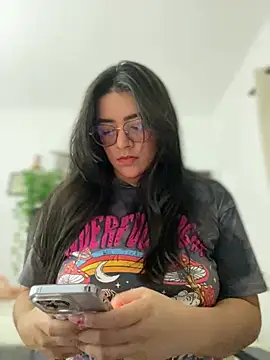 Lia flowers online show from February 2025 11:43:01 PM