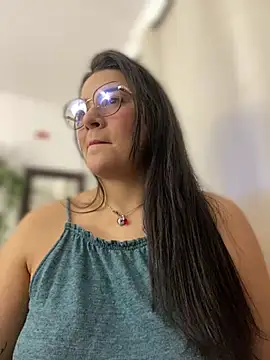 Lia flowers online show from February 2025 11:09:01 PM