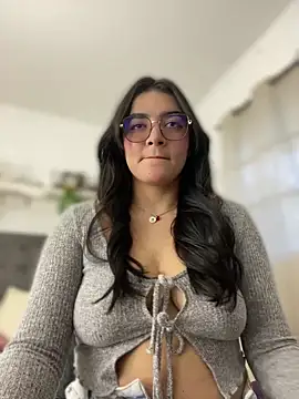 Lia flowers online show from March 2025 11:07:01 PM