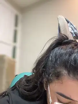 Lia flowers online show from October 2025 11:17:02 PM