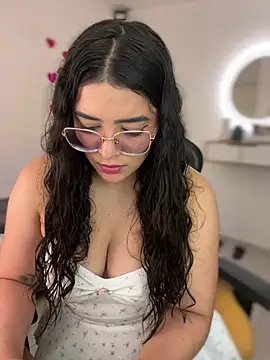 Lia flowers online show from February 2026 11:12:01 PM