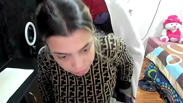 Snapshot of LuisaReyes_2911 chatting on December 2024 03:44:02 AM LuisaReyes 2911 online show from December 2024 03:44:02 AM