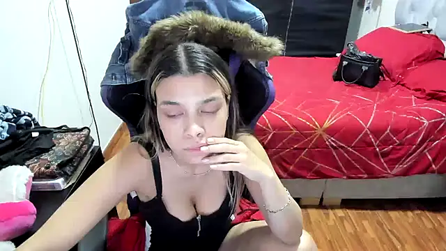 Snapshot of LuisaReyes_2911 chatting on November 2025 01:59:02 AM LuisaReyes 2911 online show from November 2025 01:59:02 AM