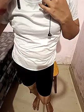 Mallu-Gayathri Arun online show from February 2026 02:15:02 PM