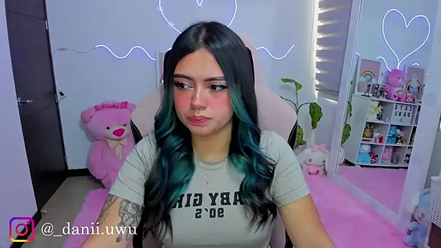 CuteDani  online show from February 2026 01:33:02 PM