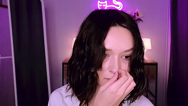 VivianLy  online show from February 2025 12:35:02 PM