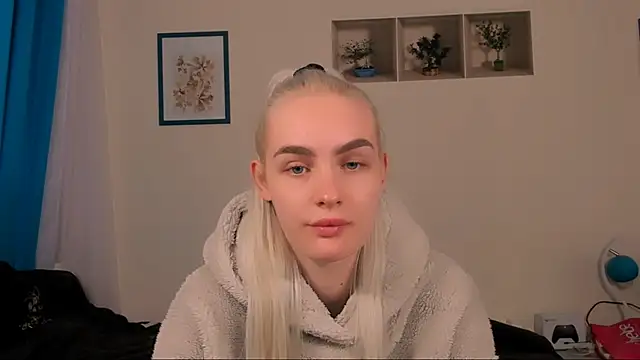 Snapshot of OliviaKisss chatting on April 2026 01:25:02 PM OliviaKisss online show from April 2026 01:25:02 PM