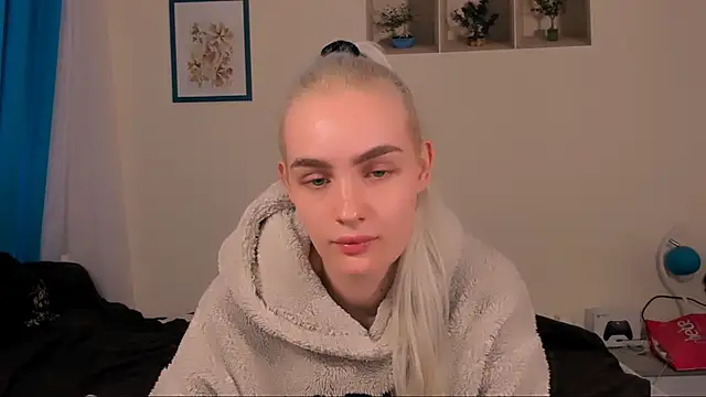 Snapshot of OliviaKisss chatting on April 2026 01:41:02 PM OliviaKisss online show from April 2026 01:41:02 PM