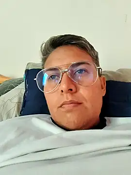 Yessi rousse online show from November 2025 01:21:02 PM