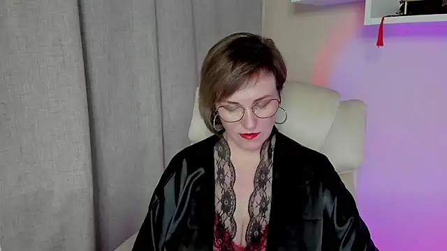 Snapshot of feliziaDesire chatting on May 2026 02:56:01 PM feliziaDesire online show from May 2026 02:56:01 PM