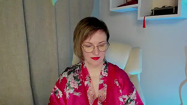 Snapshot of feliziaDesire chatting on May 2026 06:43:02 AM feliziaDesire online show from May 2026 06:43:02 AM