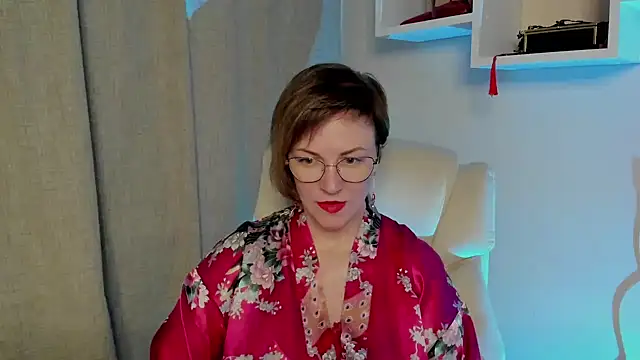 Snapshot of feliziaDesire chatting on May 2026 07:05:02 AM feliziaDesire online show from May 2026 07:05:02 AM