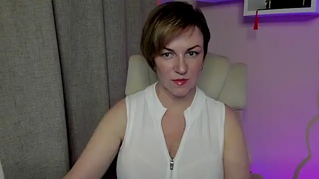 Snapshot of feliziaDesire chatting on June 2026 12:38:02 PM feliziaDesire online show from June 2026 12:38:02 PM