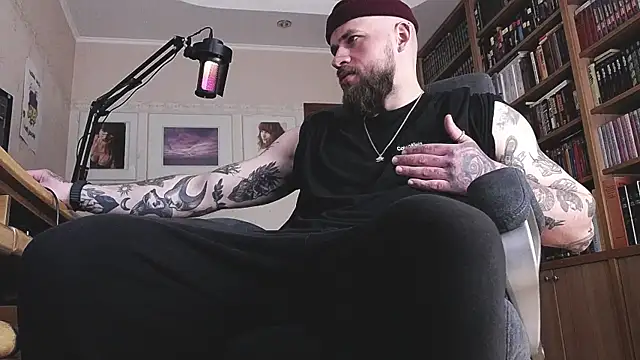 Snapshot of FindomJason chatting on April 2026 07:01:01 AM FindomJason online show from April 2026 07:01:01 AM