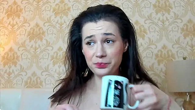 JuliaHunts online show from April 2026 04:10:02 AM