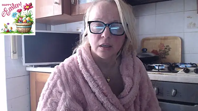 Snapshot of martachatte chatting on April 2026 05:52:01 AM martachatte online show from April 2026 05:52:01 AM