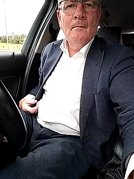 stiffandlubedxh online show from March 2026 09:30:01 PM