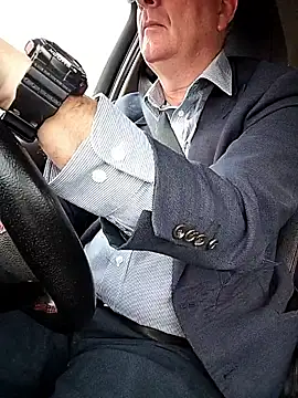 stiffandlubedxh online show from April 2026 09:09:02 PM