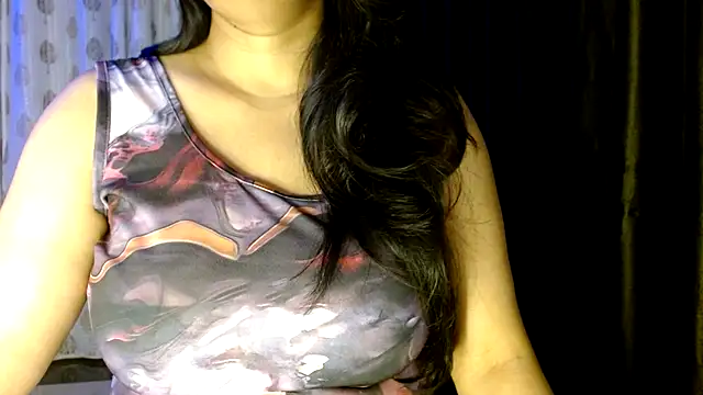 janifer001 online show from February 2026 12:14:02 AM