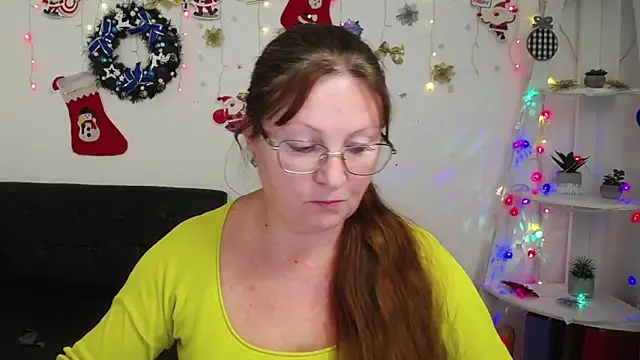 Snapshot of VanessaHotts chatting on January 2025 03:28:02 PM VanessaHotts online show from January 2025 03:28:02 PM