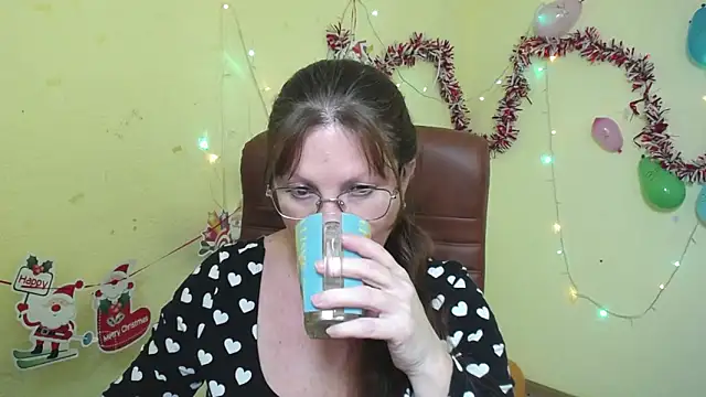 Snapshot of VanessaHotts chatting on January 2025 03:26:01 PM VanessaHotts online show from January 2025 03:26:01 PM