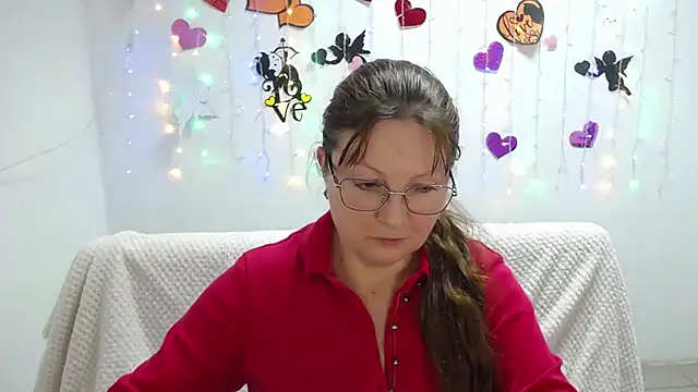 Snapshot of VanessaHotts chatting on February 2025 12:42:01 PM VanessaHotts online show from February 2025 12:42:01 PM