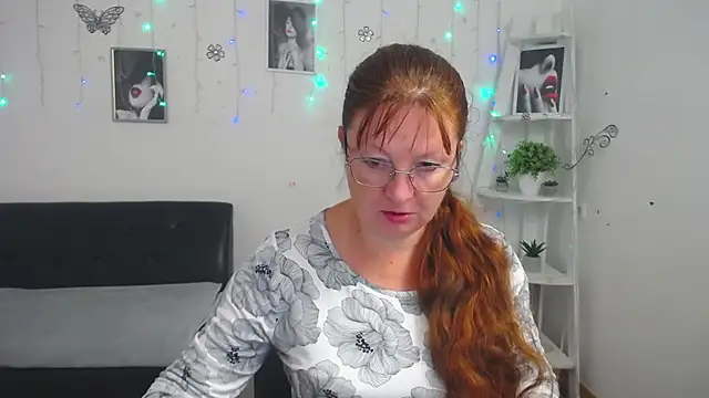 Snapshot of VanessaHotts chatting on September 2025 05:07:01 AM VanessaHotts online show from September 2025 05:07:01 AM