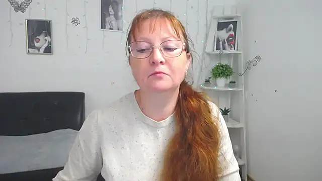 Snapshot of VanessaHotts chatting on October 2025 05:05:01 AM VanessaHotts online show from October 2025 05:05:01 AM