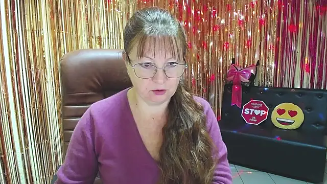 Snapshot of VanessaHotts chatting on October 2025 05:07:02 AM VanessaHotts online show from October 2025 05:07:02 AM