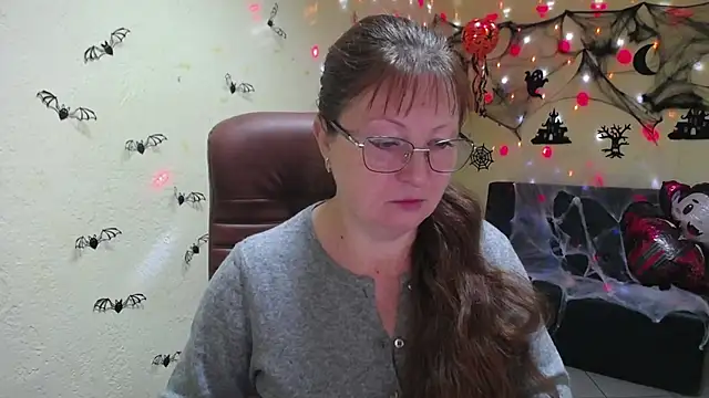 Snapshot of VanessaHotts chatting on October 2025 05:07:01 AM VanessaHotts online show from October 2025 05:07:01 AM