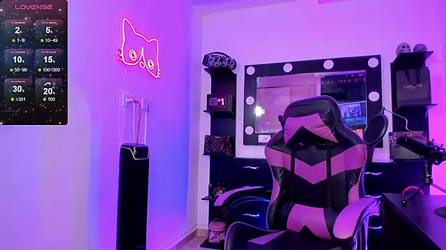 miss kitty online show from February 2026 01:07:02 AM