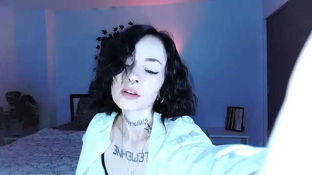 Snapshot of pale_skin chatting on December 2025 12:45:01 PM pale skin online show from December 2025 12:45:01 PM