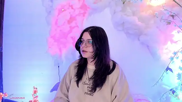 Snapshot of Mey_moon chatting on January 2025 11:43:02 PM Mey moon online show from January 2025 11:43:02 PM