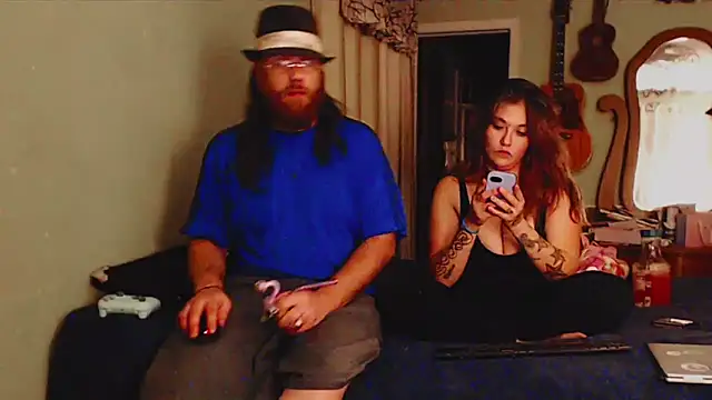 Snapshot of Geeznuts19 chatting on October 2025 03:40:02 AM Geeznuts19 online show from October 2025 03:40:02 AM