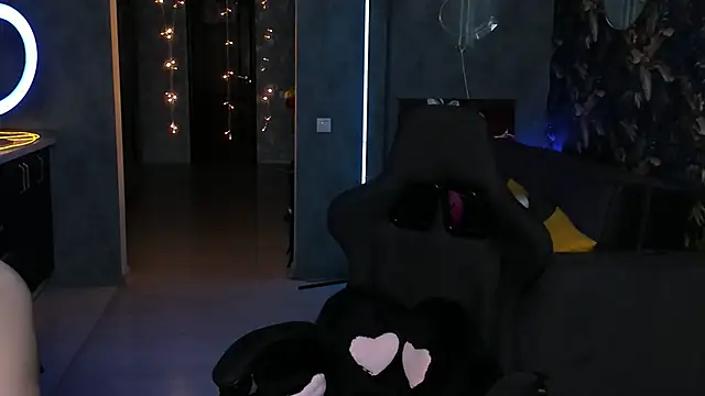 Blckmirrorr online show from October 2025 10:50:01 AM